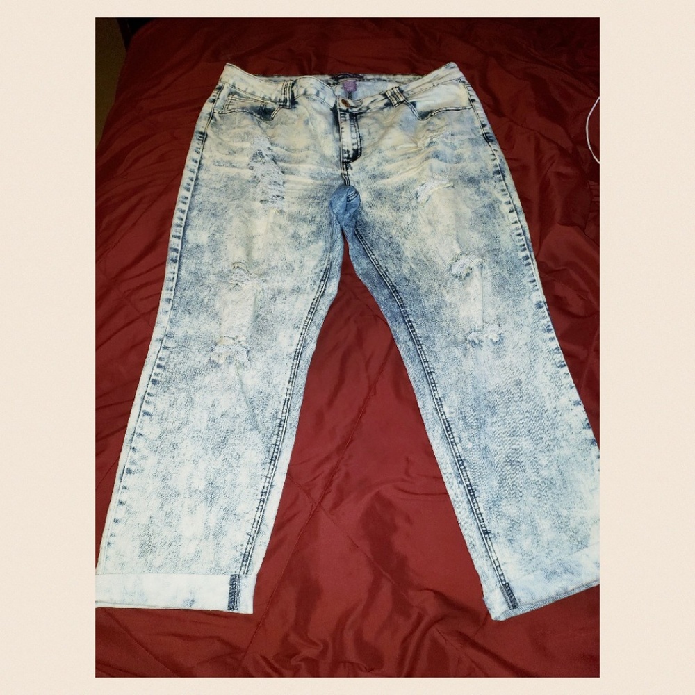 Jean's! Denim, Distressed, Ripped, Boyfriend style
